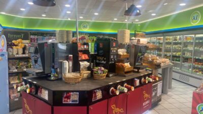 XL Blacklion & Route 16 Cafe